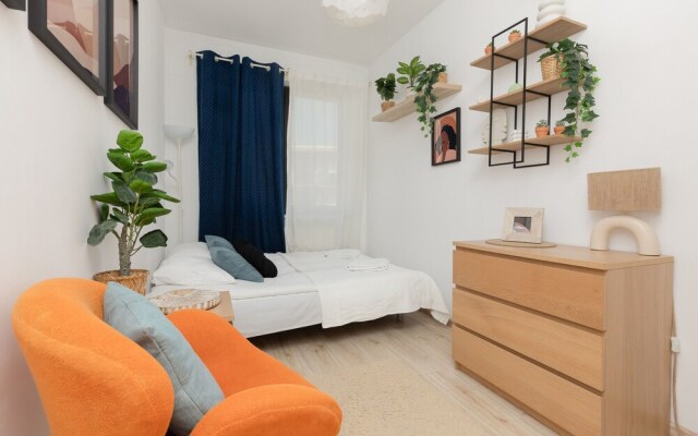 Symboliczna Apartment Warsaw by Renters