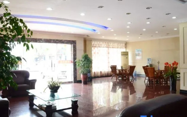 Jinqiao Hotel