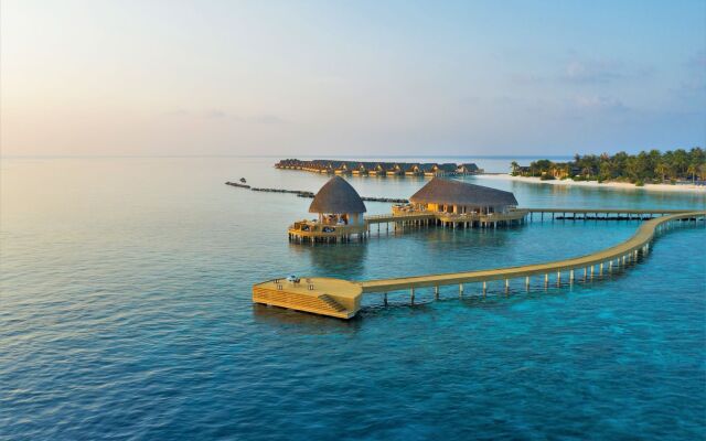 Emerald Faarufushi Resort & Spa