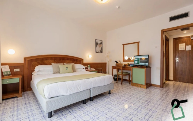 HOTIDAY Room Collection - Sorrento