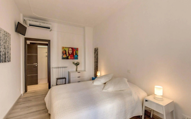 Italy Rents Colosseum - Termini