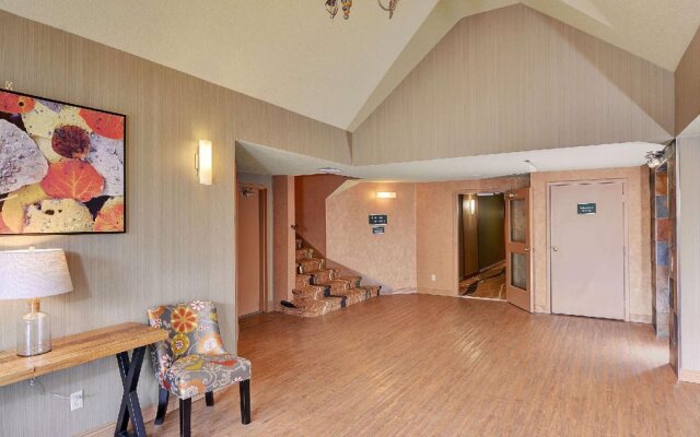 Best Western Plus Emerald Isle Hotel