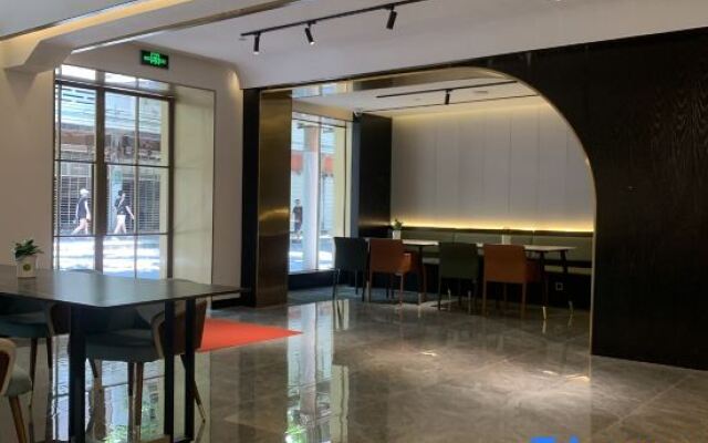 Jitai Yixuan Hotel (Shanghai People's Square Station Branch)