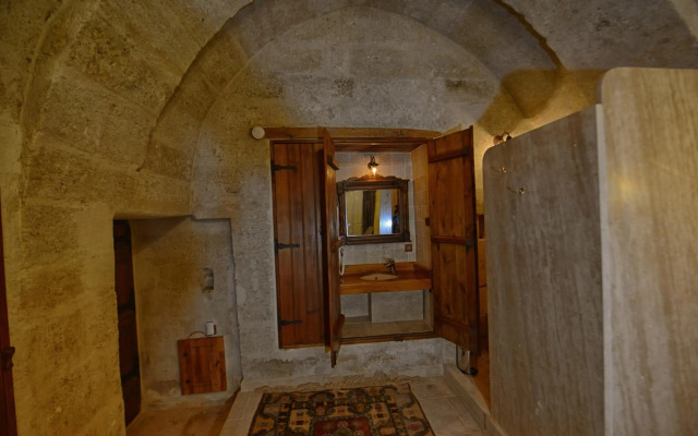 Apex Cave Hotel