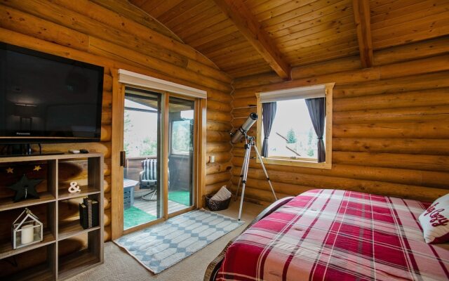 Nederland Getaway 4 Bedroom Home by RedAwning