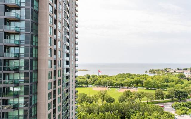 QuickStay CN Tower View Condo in Fort York