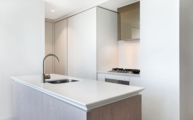 IfStays EQ Tower Apartment