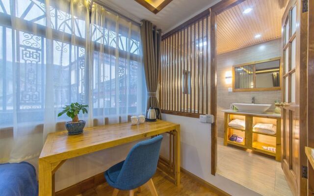 Lijiang Village House