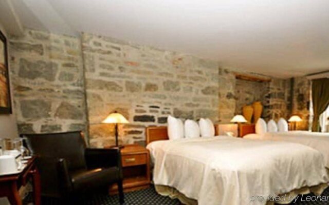 Hotel Louisbourg