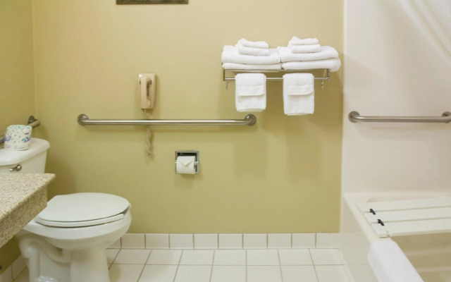 Country Inn & Suites by Radisson, Marion, OH