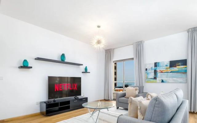 LUX The Premium Dubai Eye View Suite 2