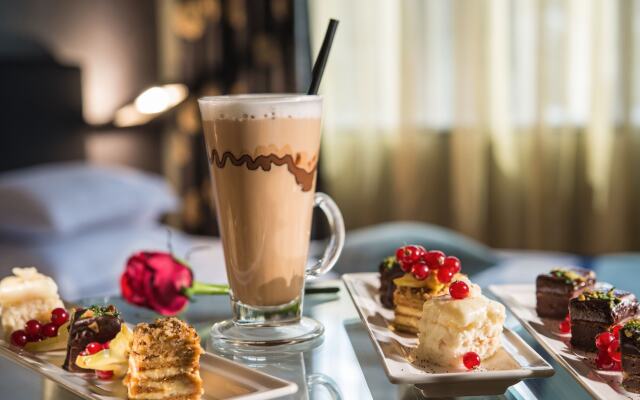 Rosslyn Thracia Hotel