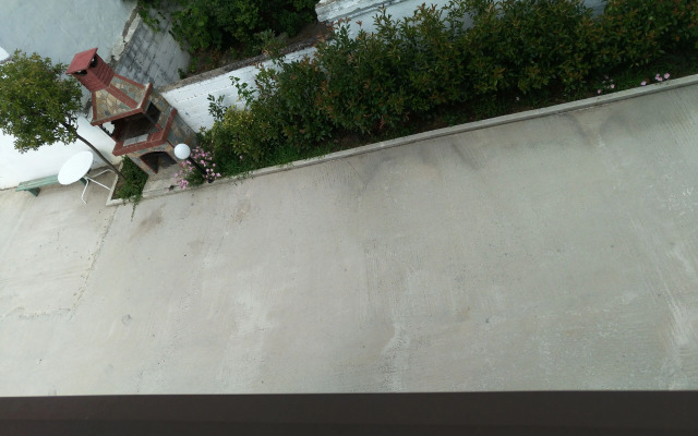 Gatos Village Studios & Apartments