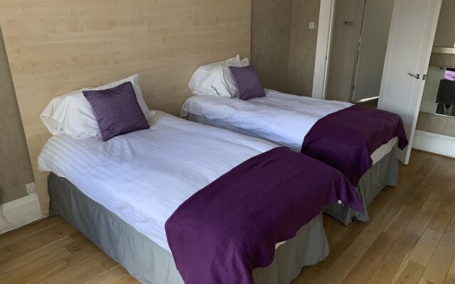 Village Tavern Apartment