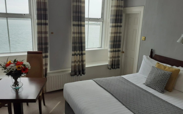 Commodore Hotel