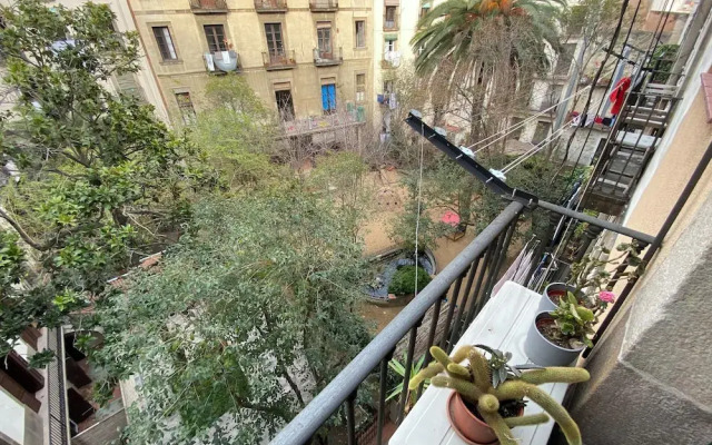 Lovely 2-bed Apartment in Barcelonas Best Location