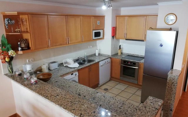 By the Beach & Pool Apartment