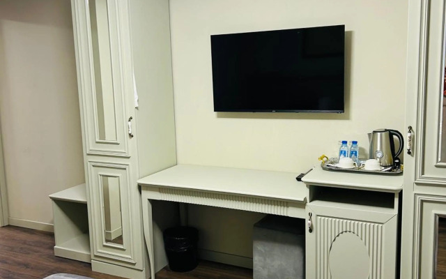 Two Rooms Plus Residence