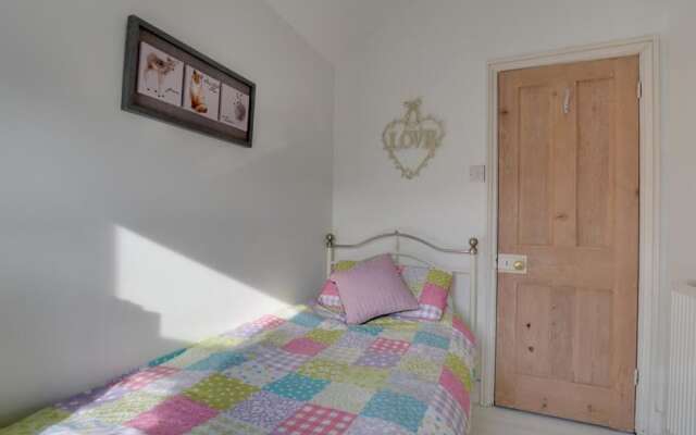 Bright Holiday Home in Broadstairs With Garden