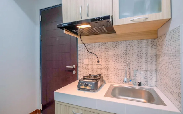 Comfort 1Br At Royal Heights Apartment