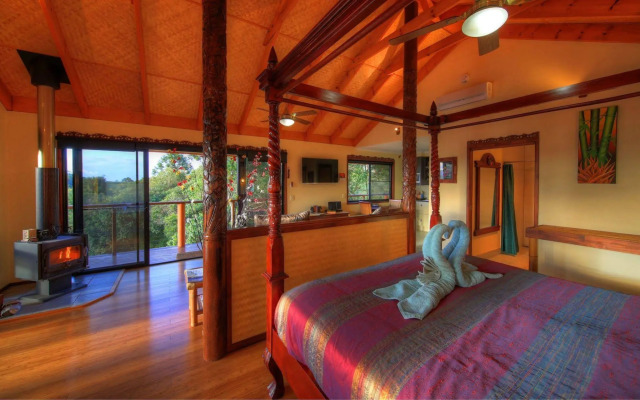Maleny Tropical Retreat Balinese B&B