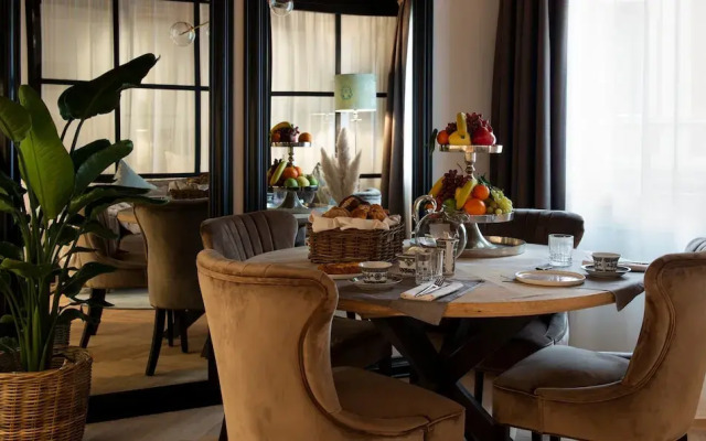 Elegance Room