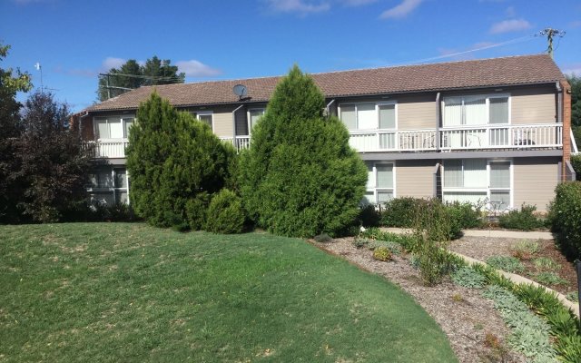 Bathurst Studio Apartments