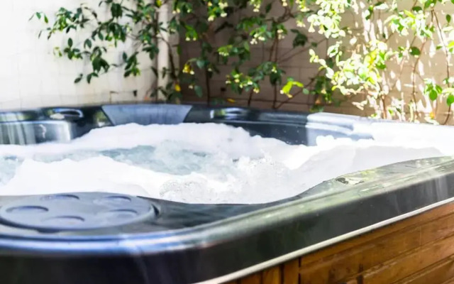 Adelaide Cbd Luxury  Spa Netflix Wifi