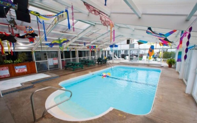 Crest Motel