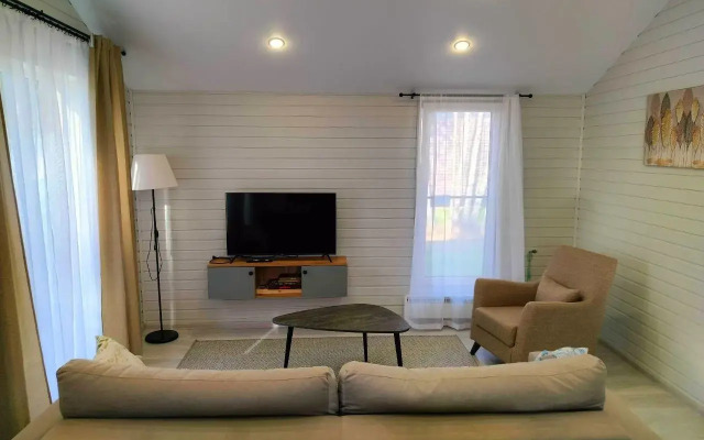 Sreda Green Lounge (Barnhouse 364)