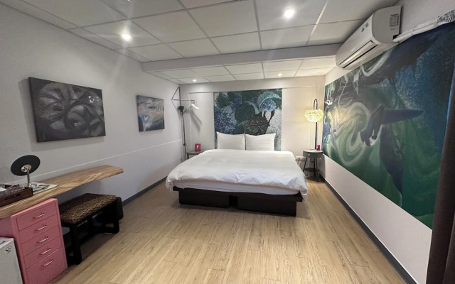 Arthome Hotel