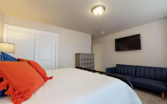 A Gathering Place 4 Bedroom Apts by RedAwning