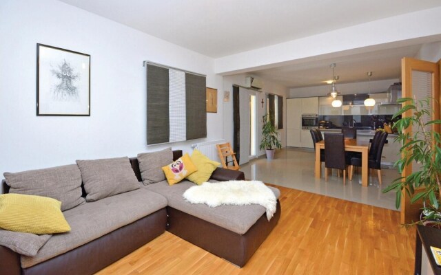 Beautiful Home in Kastel Stafilic With Wifi and 8 Bedrooms
