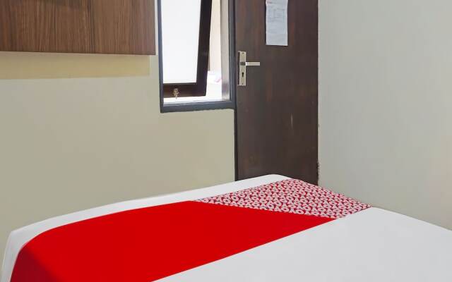 OYO Life 709 Menjangan Residence at Klayatan