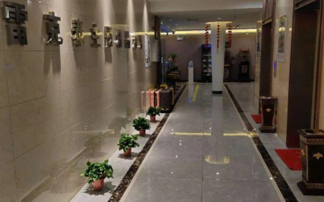 Leiketai Theme Hotel (Bengbu Railway Station Branch)