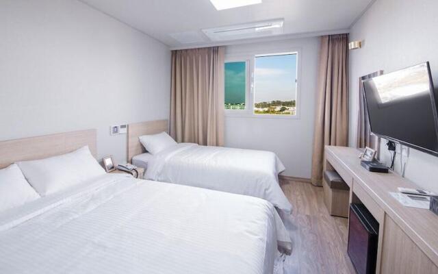 Nice Cat Hotel & Guest House