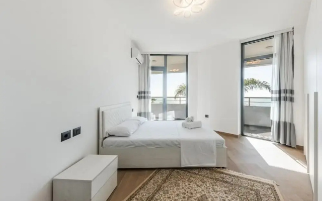 Hill Side Suite 1 by PS