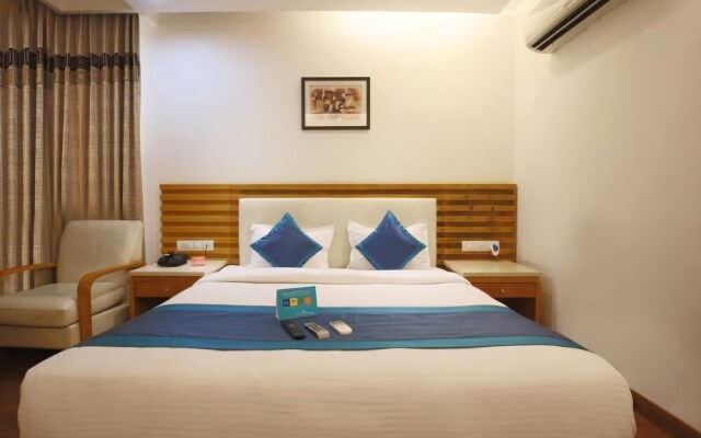 FabHotel Signature Cyber Park