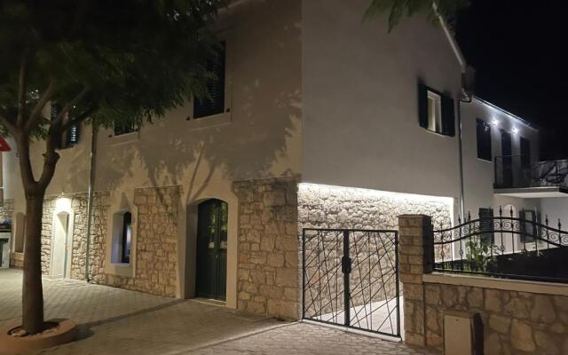 Tisno Central Apartments 2