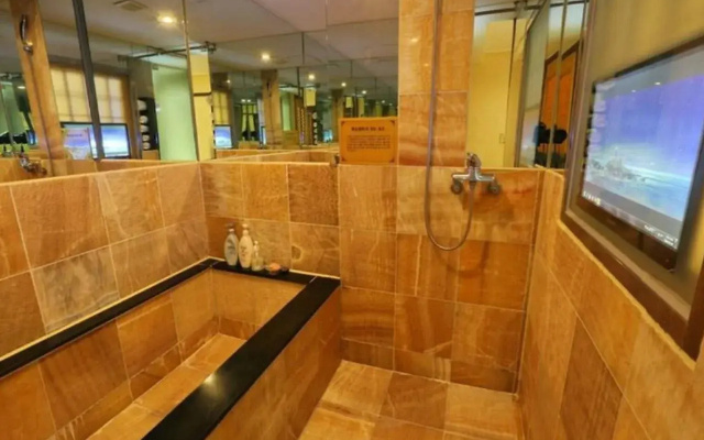 Film 37.2 Hotel