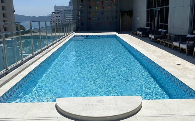 Hound Garden&Terrace Hotel