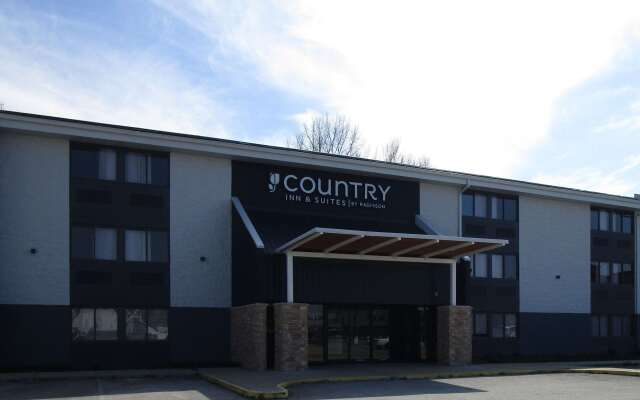 Country Inn & Suites By Radisson, Dunbar, WV