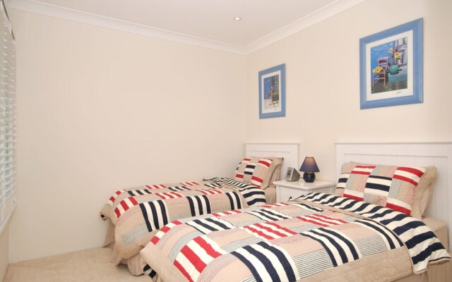 Nicholli, Bay Parklands, Unit 32/2 Gowrie Avenue