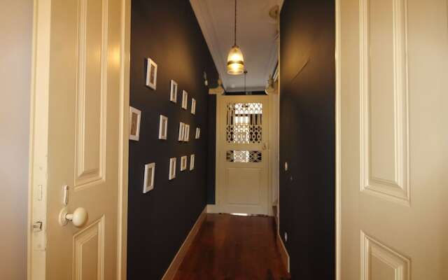 Old Town House in Figueira da Foz Near Beach