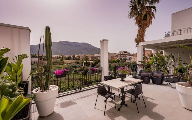 Apartment in Terrasini With Sea Views