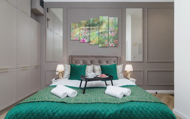 Studio With Jacuzzi by Renters Prestige