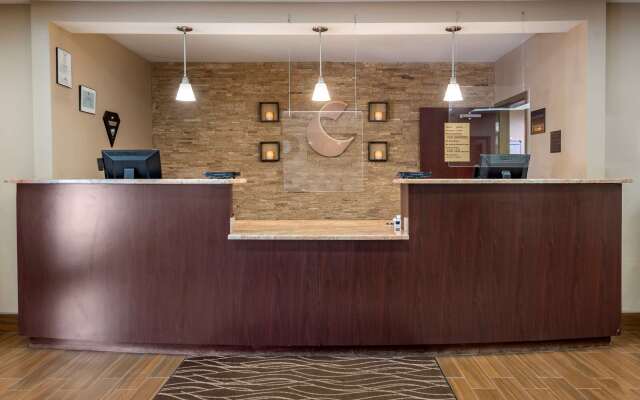 Comfort Inn & Suites Farmington - Victor