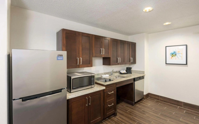 Homewood Suites by Hilton Miami-Airport/Blue Lagoon