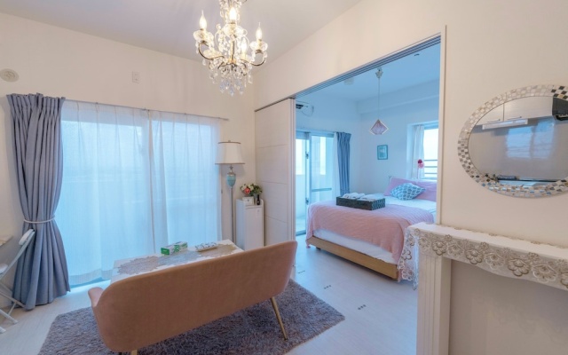 SunSea Okinawa Stunning Ocean View 2BR Sleeps 6 20 min from Airport 3 min to Shopping Mall – Guest Rooms – Urasoe