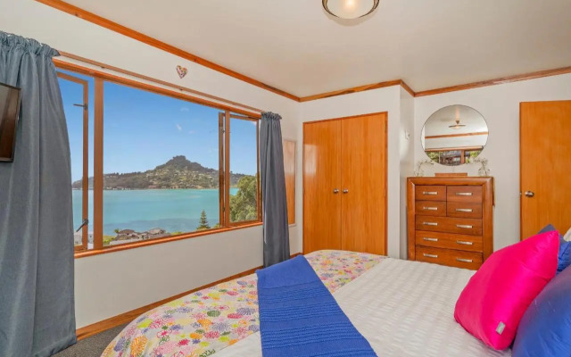 Cythera - Tairua Holiday Home
